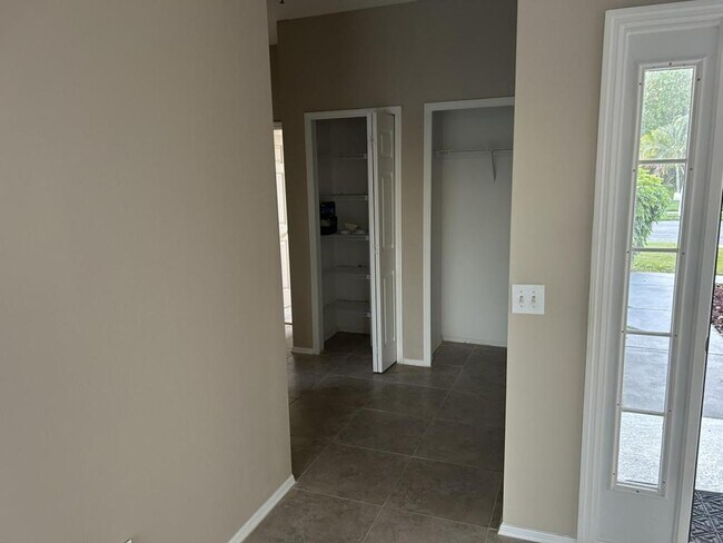 Building Photo - 6323 Sturbridge Ct