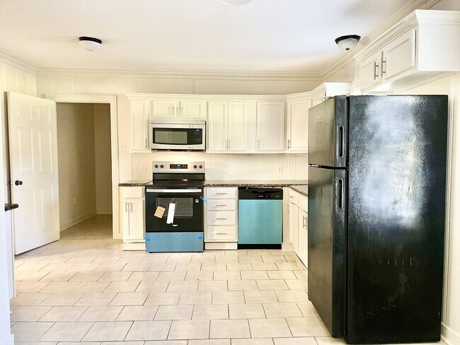 Building Photo - 512 Broadmoor Ave