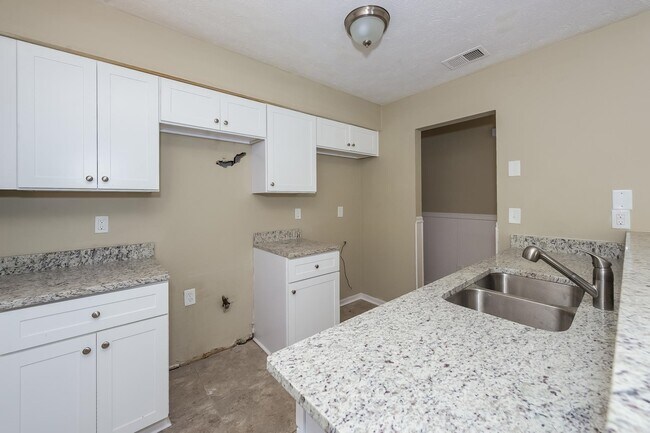 Foto del edificio - 7784 Chase Woods Dr