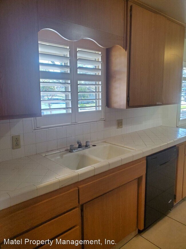 Foto del edificio - 3 br, 2 bath House - 1505 W. RUMBLE RD