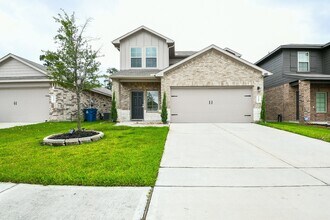 Building Photo - 22430 Forest Gorge Ln