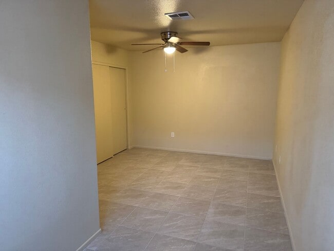 Foto del edificio - 4 Bedroom 2 Bath Corner Lot Home