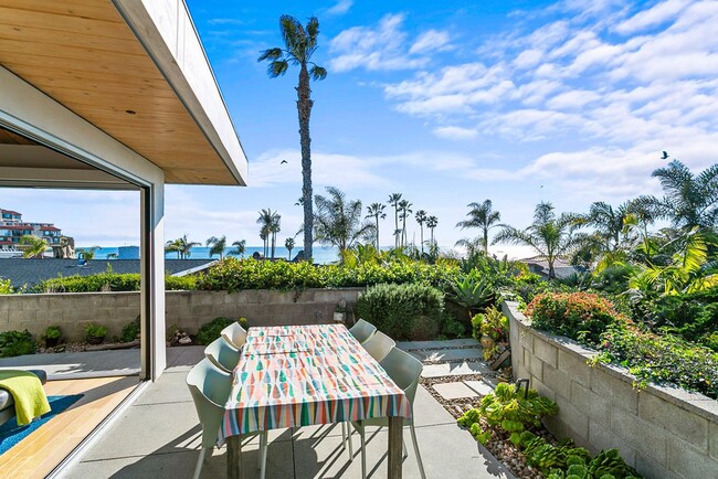 Building Photo - Ocean View Private Home in San Clemente!