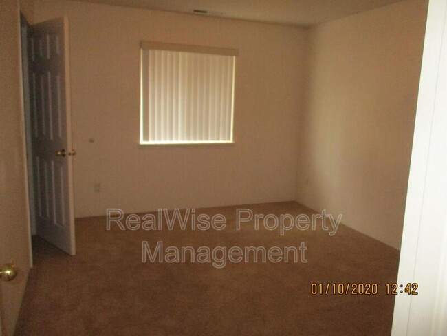 Foto del edificio - 1360 Willow Ln