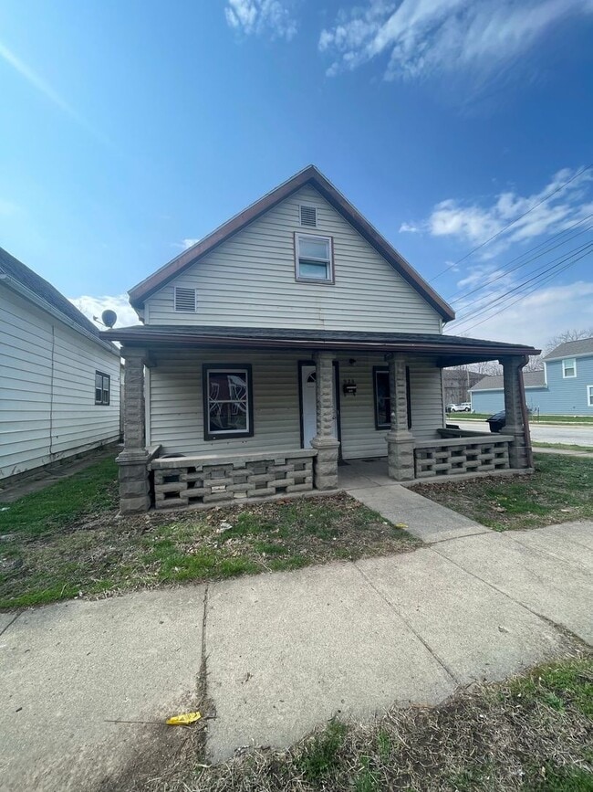 Building Photo - 928 N 7th St