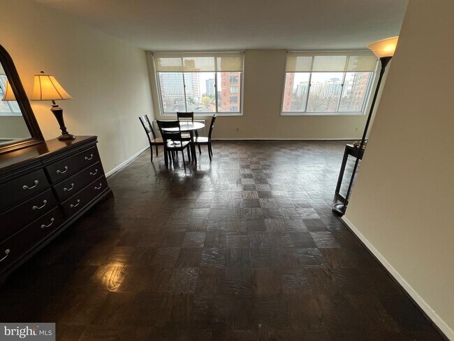 Foto del edificio - 11801 Rockville Pike