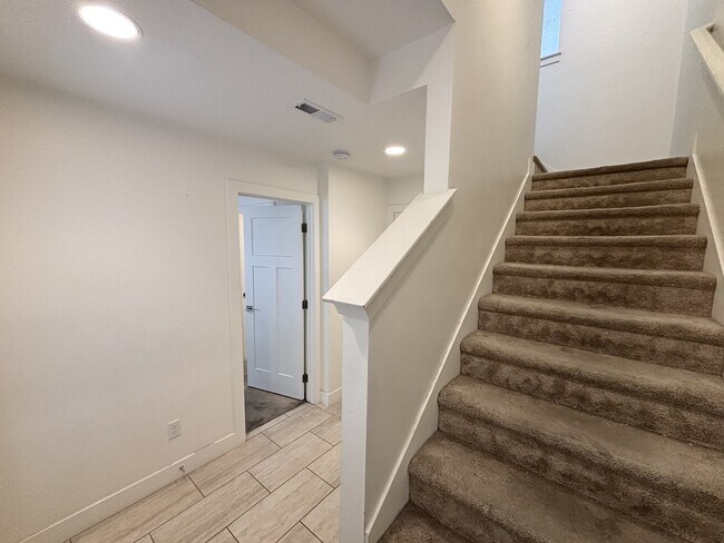 Foto del edificio - 3883 Komenda Ct