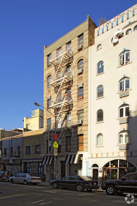 Foto del edificio - 102 Avenue B