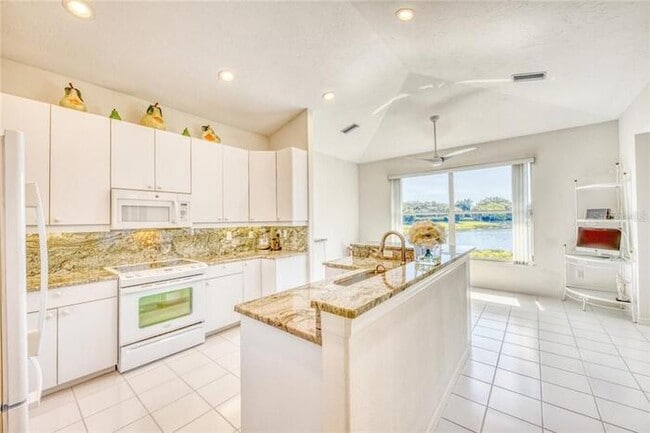 Building Photo - 3793 Mira Lago Dr
