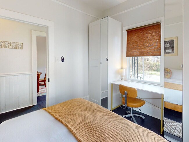 Foto del edificio - 1512 Barnard St