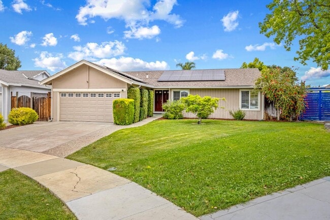 Building Photo - 464 Edelweiss Dr