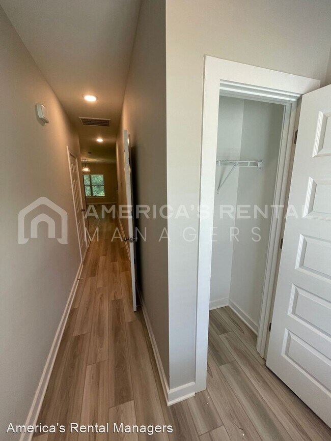 Foto del edificio - 4 br, 2.5 bath House - 325 Shiloh Creek Drive
