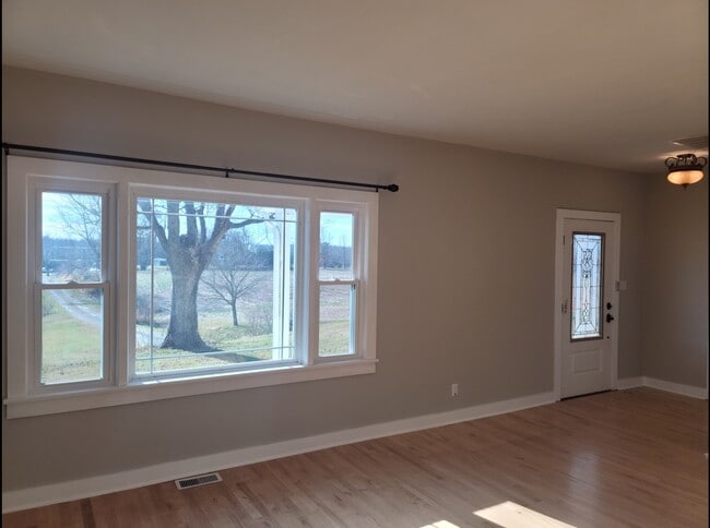 Building Photo - 235 US-231