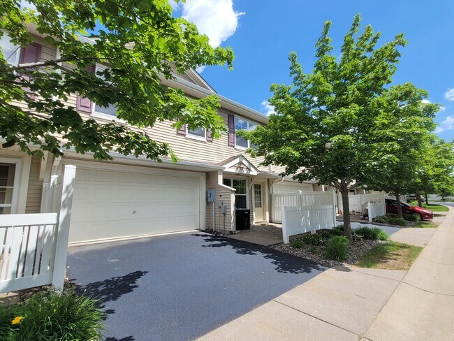 Building Photo - 10845 Kingsfield Ln