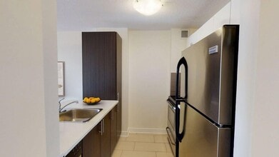 Building Photo - Avalon Park