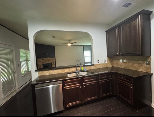 Building Photo - 1592 Pressley Ln