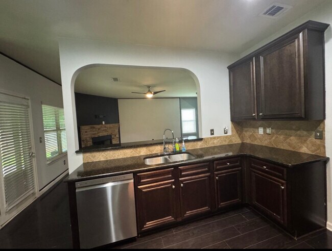 Foto del edificio - 1592 Pressley Ln