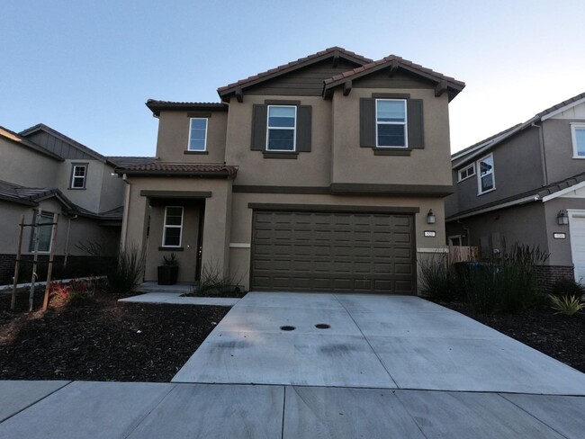 Building Photo - 3/2.5 Allendale Home in Hollister