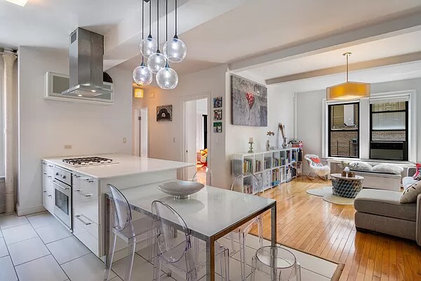 Building Photo - 20 W 84th St