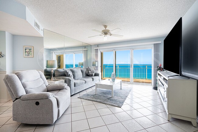 Building Photo - Penthouse in Daytona Beach Shores