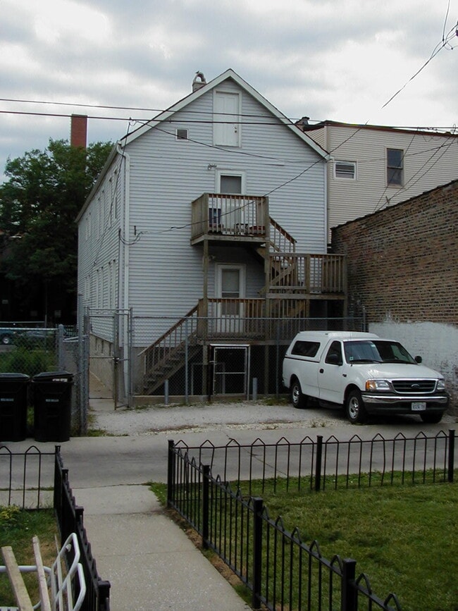 745 N Throop rear parking - 745 N Throop St