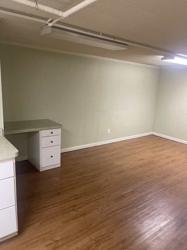 Building Photo - 318 14th Ave E