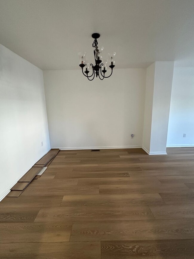 Building Photo - 3 bed 2.5 bath Townhouse - Mount Laurel