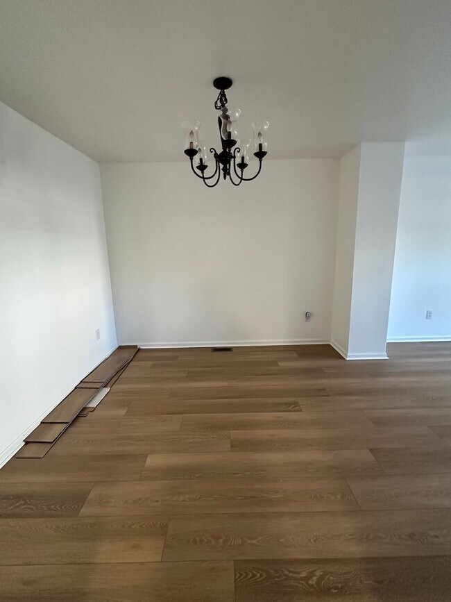 Foto del edificio - 3 bed 2.5 bath Townhouse - Mount Laurel