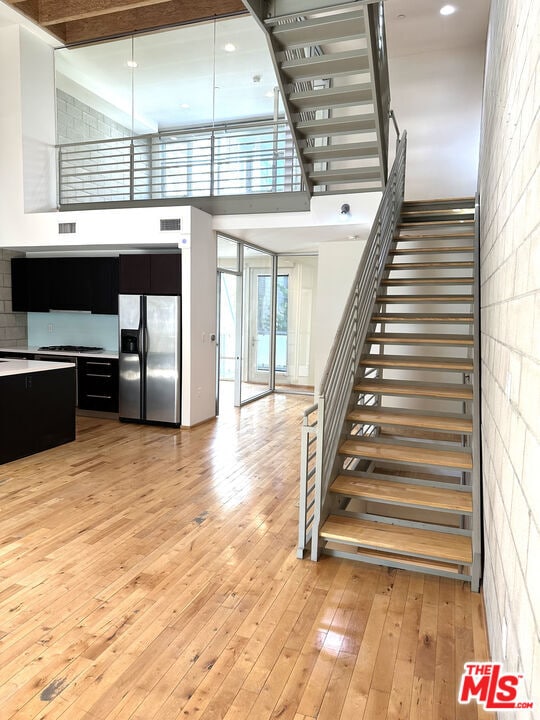 Foto del edificio - 3450 Cahuenga Blvd