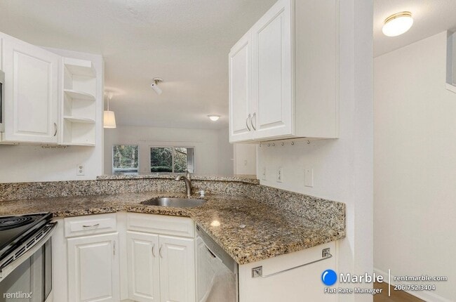 Building Photo - 2 br, 2.5 bath Townhome - 4336 W Lake Samm...