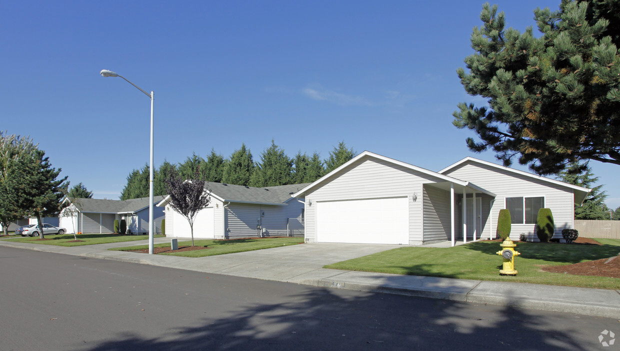 Primary Photo - Summerfield
