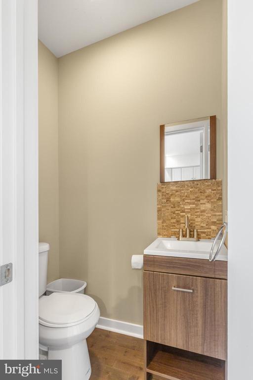 Building Photo - 2030 Sepviva St