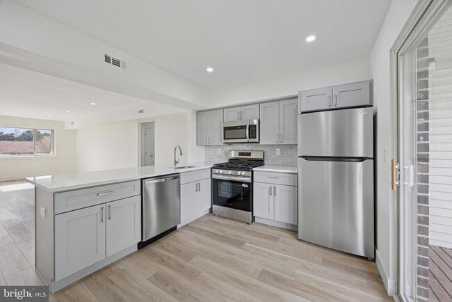 Foto del edificio - 510 Bradley Ct