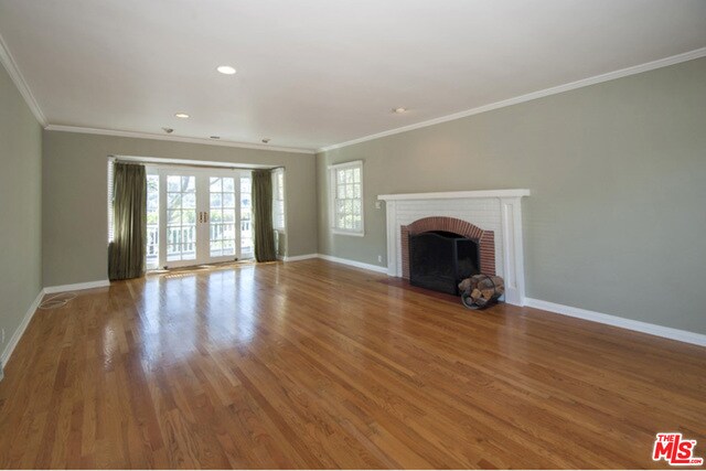Building Photo - 157 S Thurston Ave