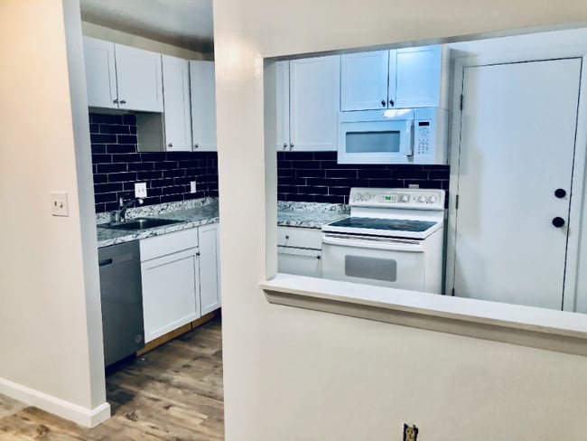 Photo - 2 Strawberry Bank Rd Apartment