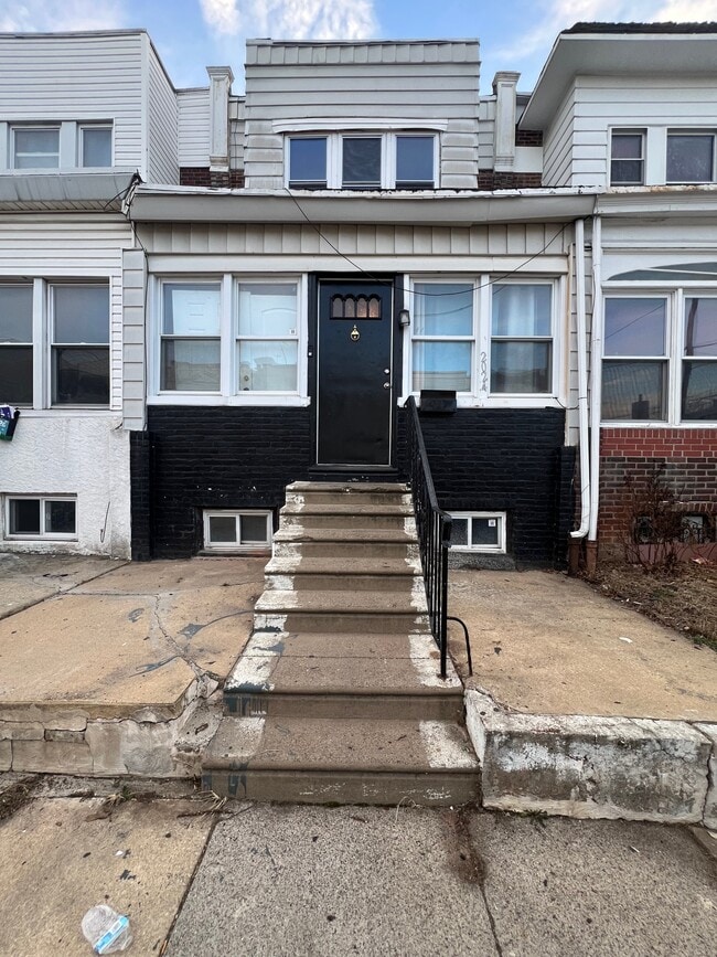 Building Photo - 2024 Bonaffon St