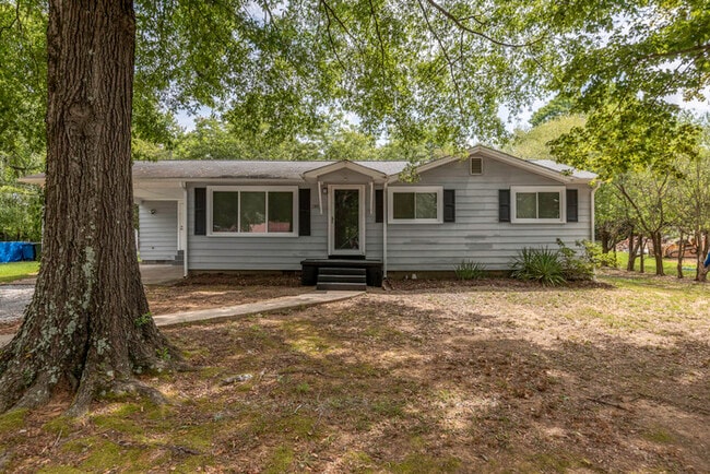 Building Photo - 210 Balfour Dr