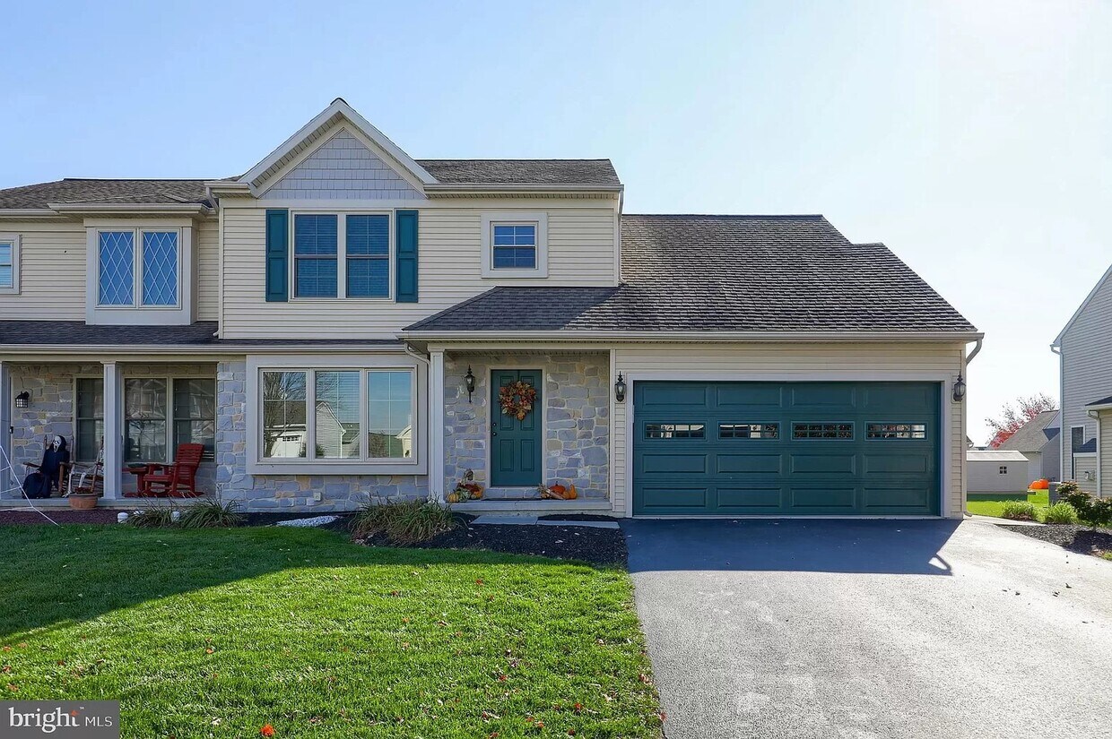 Primary Photo - 4307 Green Park Dr