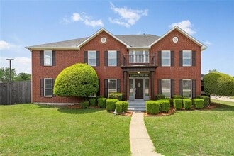 Building Photo - 776 Monticello Cir