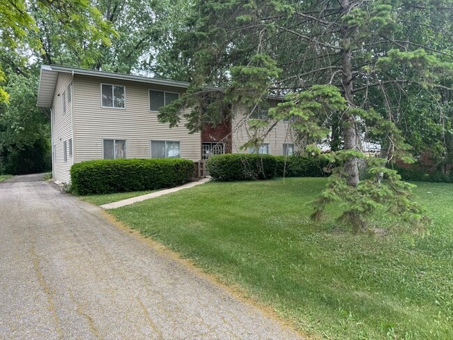 Front of 4 unit - 1810 20th Street Ct