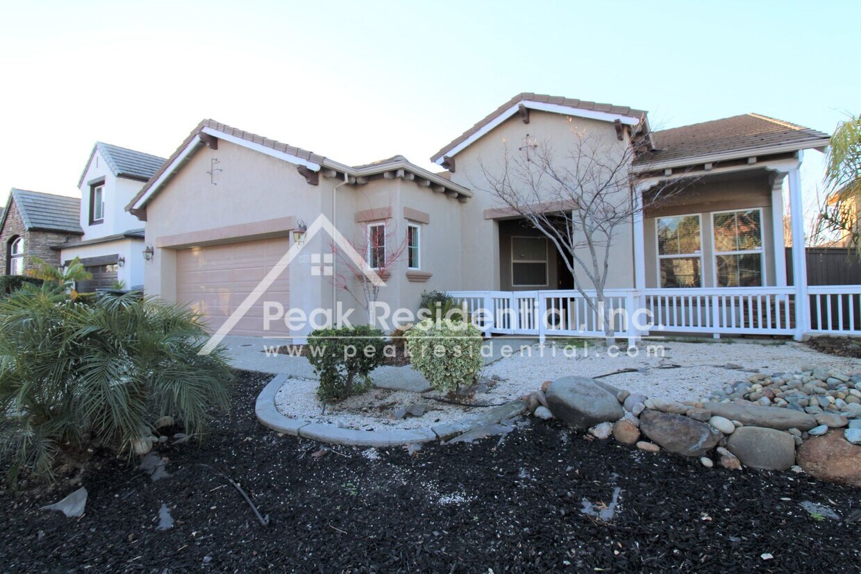 Beautiful Roseville 3bd/2ba Home with Bon... - Beautiful  Roseville 3bd/2ba Home with Bon...