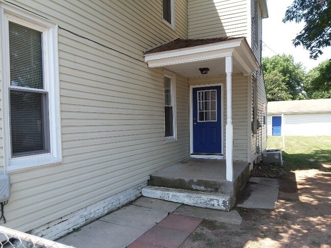 Building Photo - 285 South St