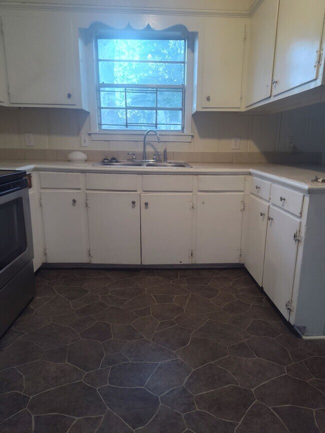 Foto del edificio - 665 Heather Ln