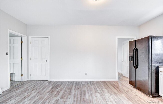 Building Photo - 202 Midland Lake Rd