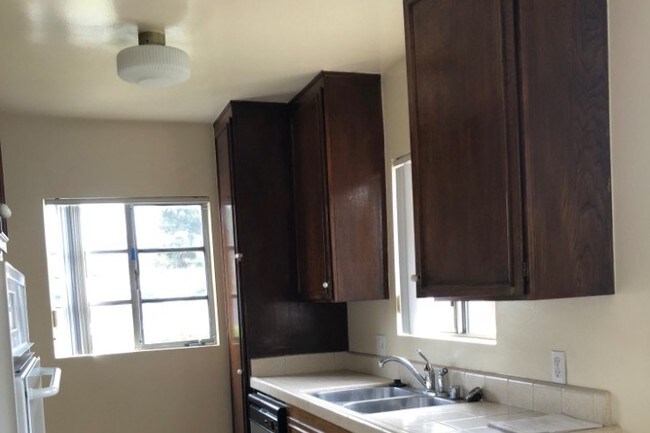 Kitchen - 10801 La Grange Ave