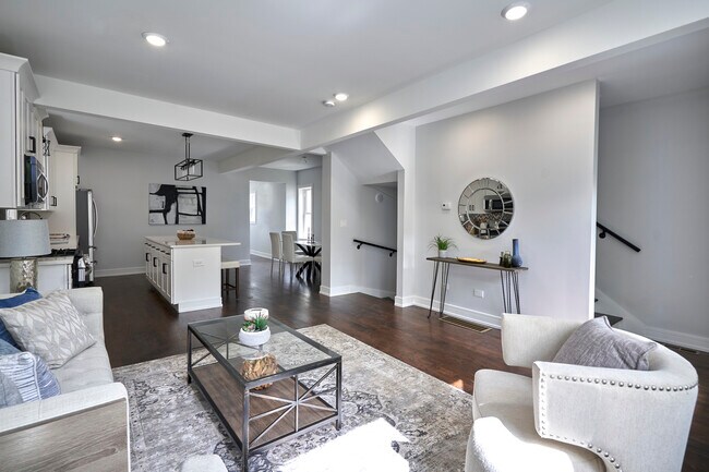 Foto del edificio - 4330 N Lawndale Ave