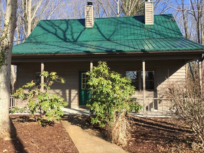 Foto del edificio - 32 Cedar Hill Ln