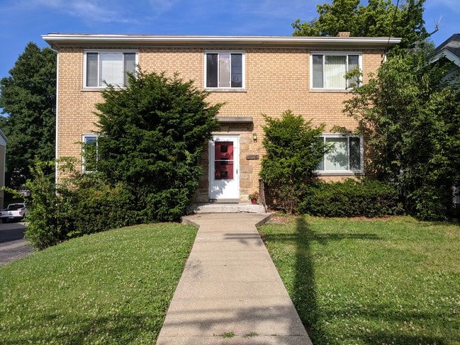 Front outside building - 716 S Ft Thomas Ave