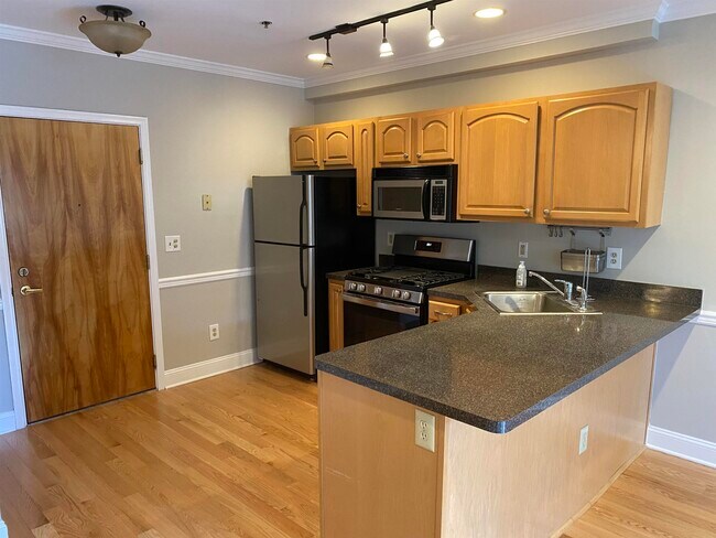 Foto del edificio - 725 Jefferson St