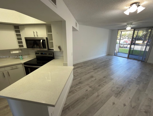 Building Photo - 8353 Lake Dr